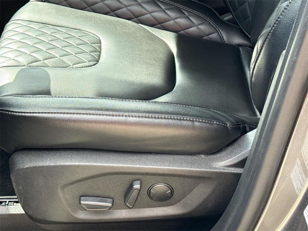 used 2023 Ford Edge car, priced at $25,000