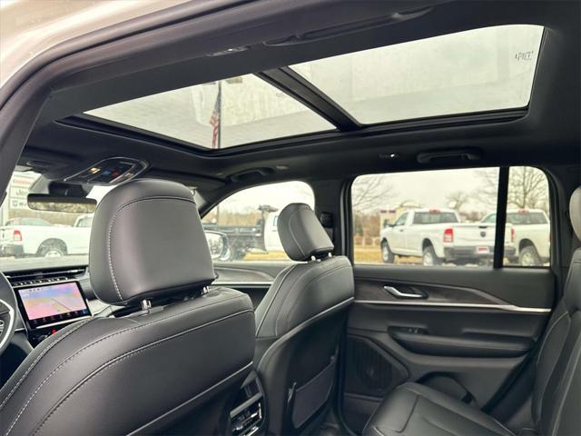 new 2025 Jeep Grand Cherokee car, priced at $48,386