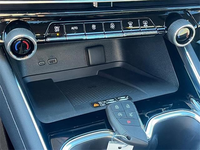 new 2026 Chevrolet Traverse car, priced at $59,174