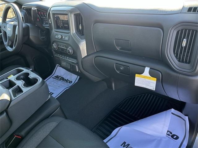 new 2024 Chevrolet Silverado 1500 car, priced at $45,913