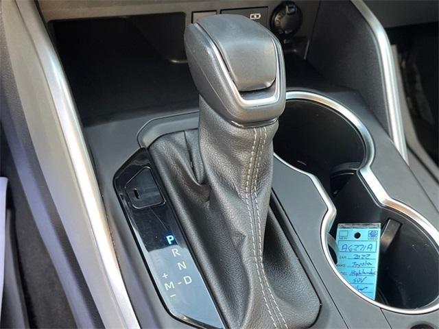 used 2022 Toyota Highlander car, priced at $30,613