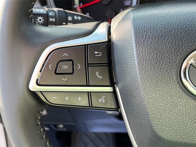 used 2022 Toyota Highlander car, priced at $30,613