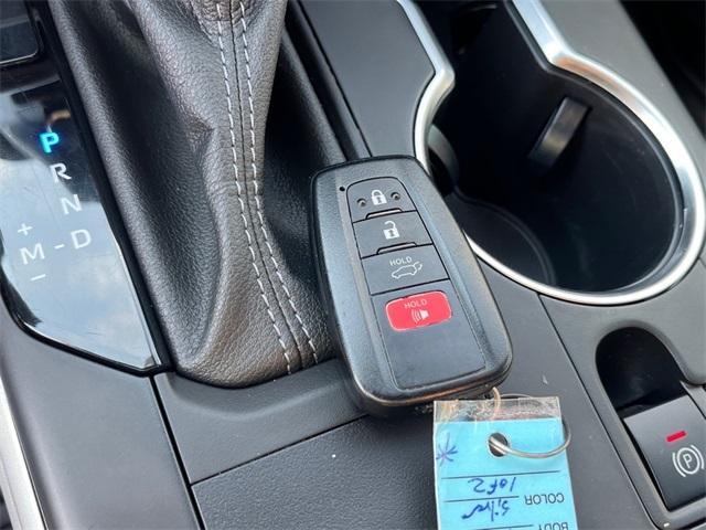 used 2022 Toyota Highlander car, priced at $30,613