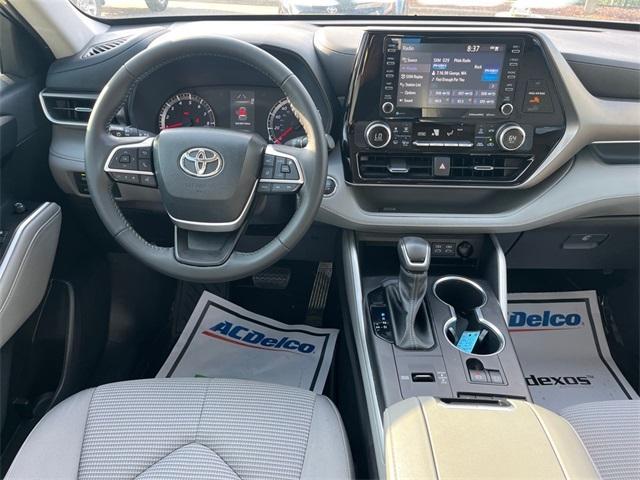 used 2022 Toyota Highlander car, priced at $30,613