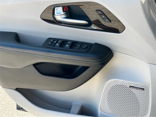 used 2022 Chrysler Pacifica car, priced at $22,867