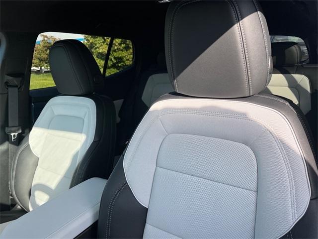 new 2025 Chevrolet Equinox EV car, priced at $43,890