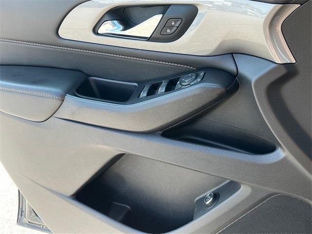 used 2020 Chevrolet Traverse car, priced at $24,047