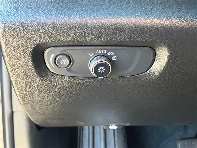 used 2022 Chevrolet Traverse car, priced at $28,568