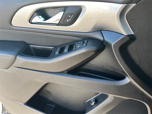 used 2022 Chevrolet Traverse car, priced at $28,568