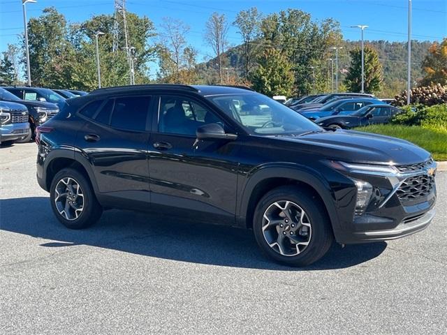 new 2025 Chevrolet Trax car, priced at $25,485