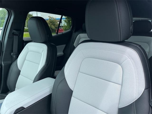 new 2025 Chevrolet Equinox EV car, priced at $43,890