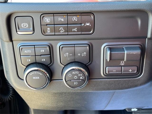 new 2025 Chevrolet Suburban car, priced at $77,884