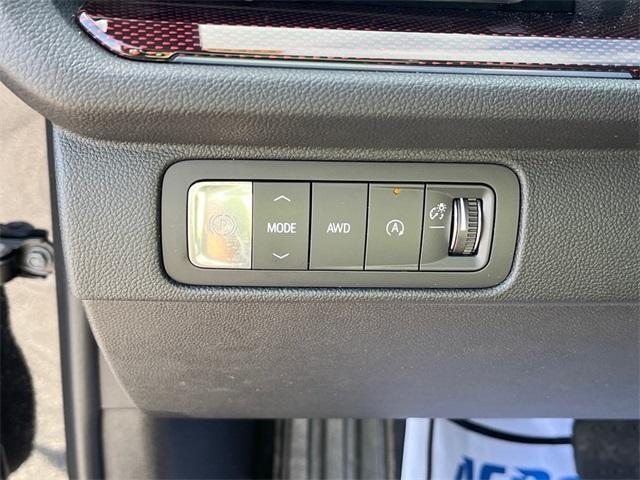 used 2024 Chevrolet Traverse car, priced at $55,303