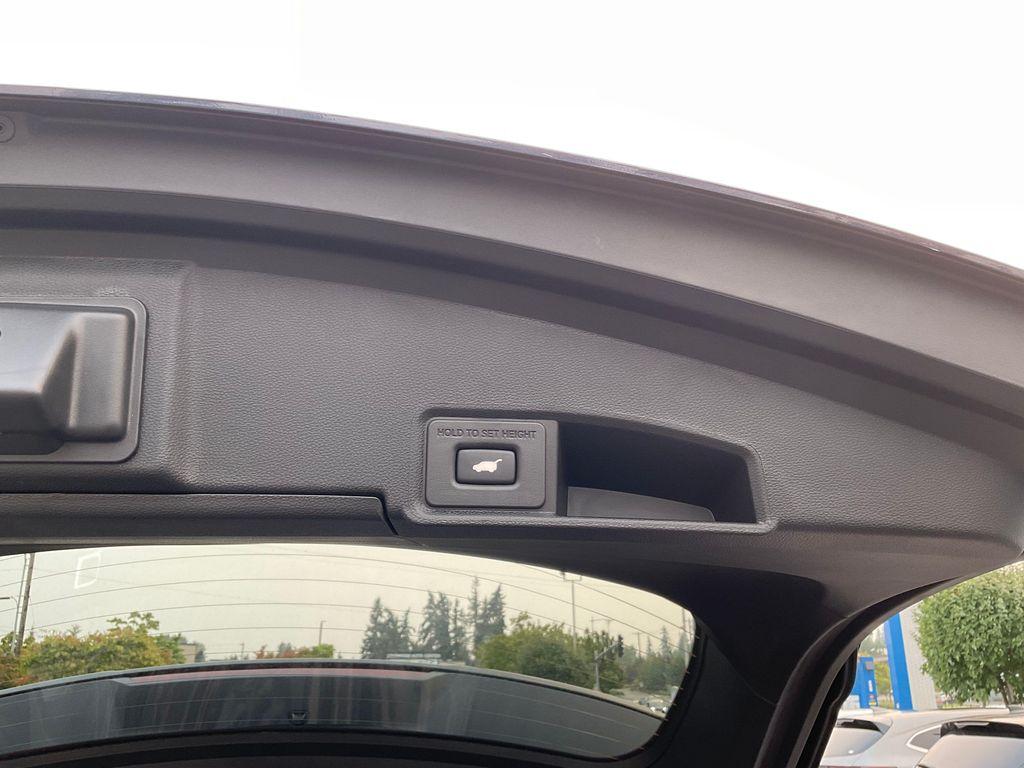 new 2025 Acura RDX car, priced at $48,650