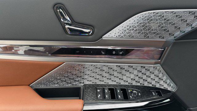 new 2025 BMW 760 car, priced at $138,975