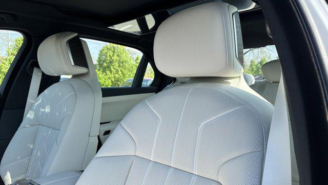 new 2025 BMW i7 car, priced at $131,375
