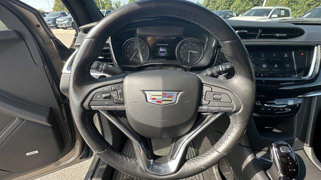 used 2022 Cadillac XT6 car, priced at $33,856