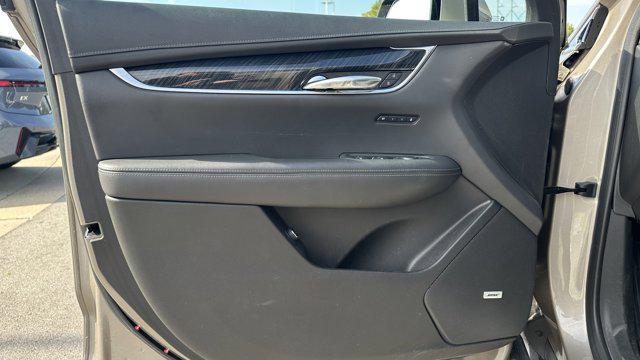 used 2022 Cadillac XT6 car, priced at $33,856