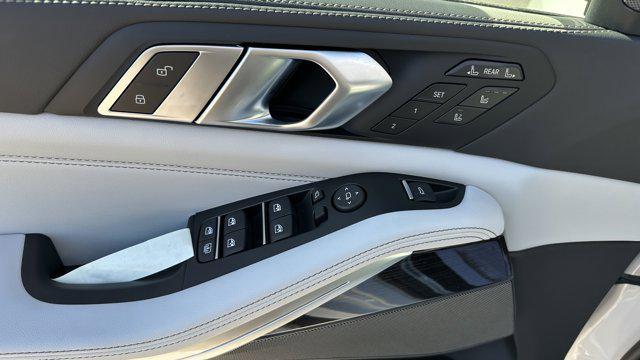 new 2026 BMW X7 car, priced at $100,735