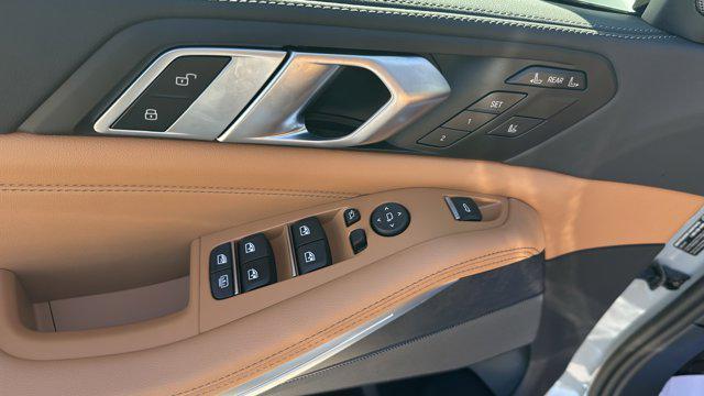 new 2026 BMW X7 car, priced at $97,055