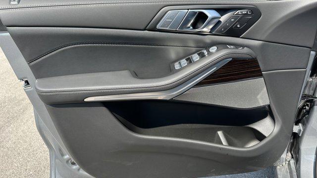 new 2026 BMW X7 car, priced at $93,285