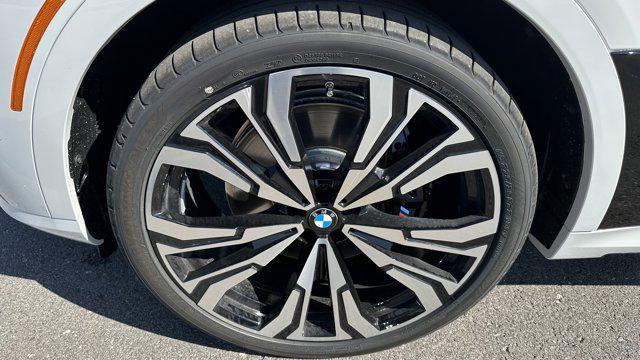 new 2026 BMW X7 car, priced at $107,685
