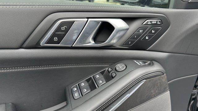 new 2026 BMW X7 car, priced at $104,455