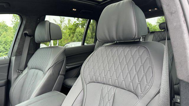 new 2026 BMW X7 car, priced at $104,455