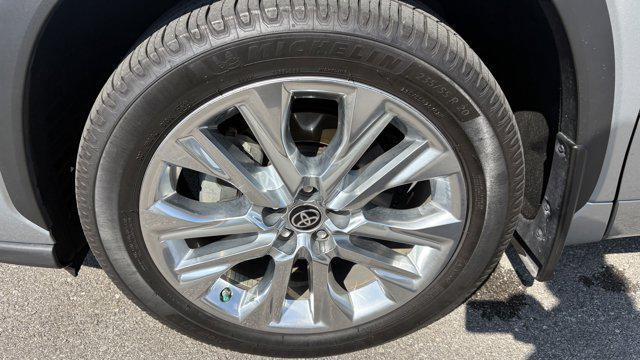 used 2021 Toyota Highlander Hybrid car, priced at $37,541