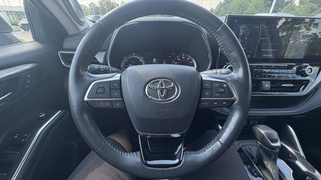 used 2021 Toyota Highlander Hybrid car, priced at $37,541