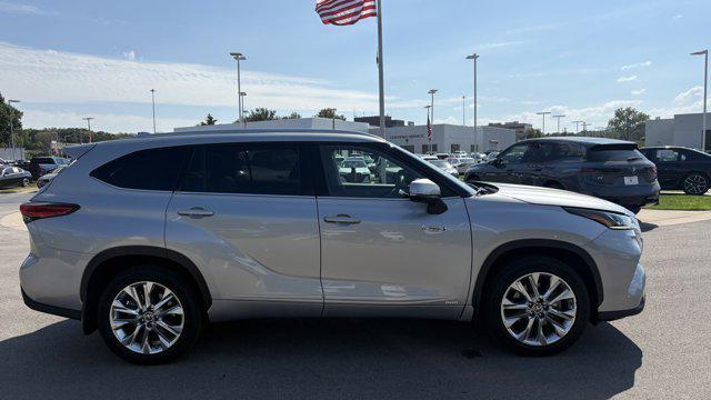 used 2021 Toyota Highlander Hybrid car, priced at $37,541