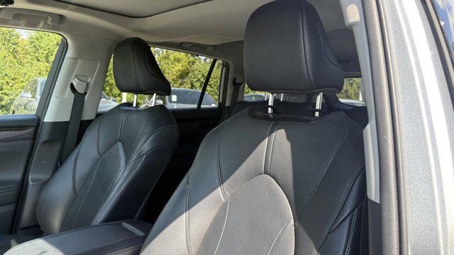 used 2021 Toyota Highlander Hybrid car, priced at $37,541