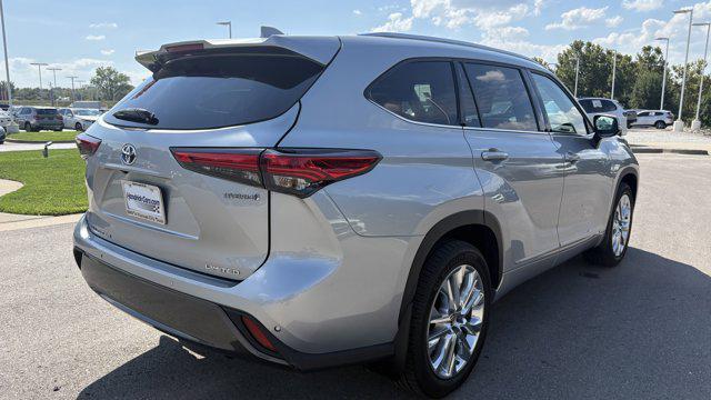 used 2021 Toyota Highlander Hybrid car, priced at $37,541