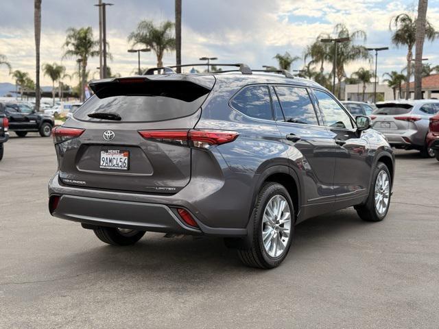 used 2022 Toyota Highlander car, priced at $40,645