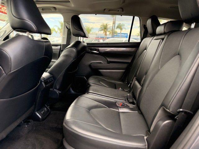 used 2022 Toyota Highlander car, priced at $38,888