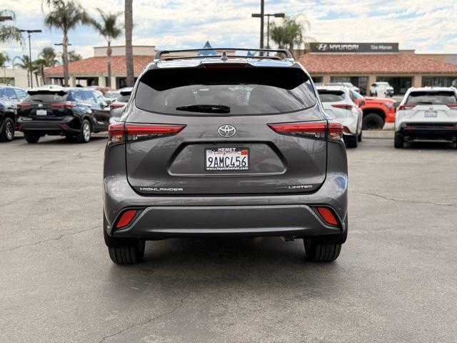 used 2022 Toyota Highlander car, priced at $40,645