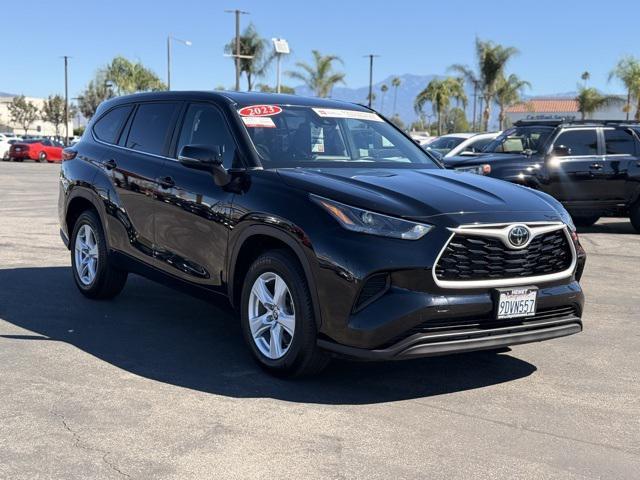 used 2023 Toyota Highlander car, priced at $32,400