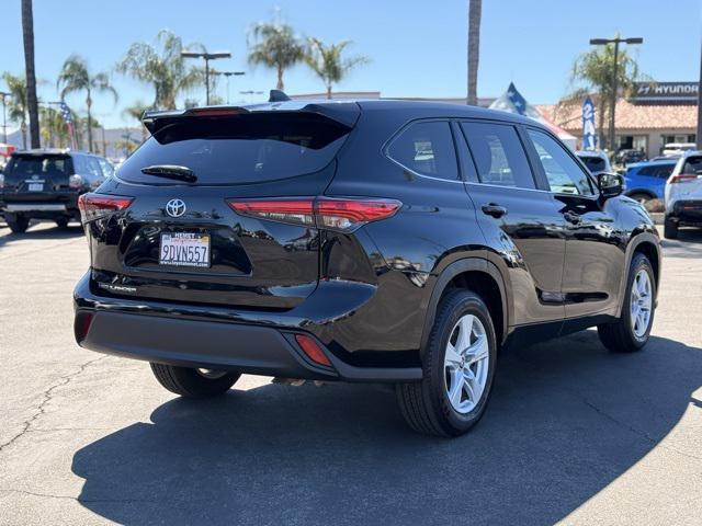 used 2023 Toyota Highlander car, priced at $32,400