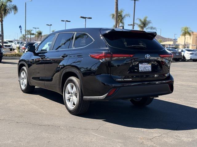 used 2023 Toyota Highlander car, priced at $32,400