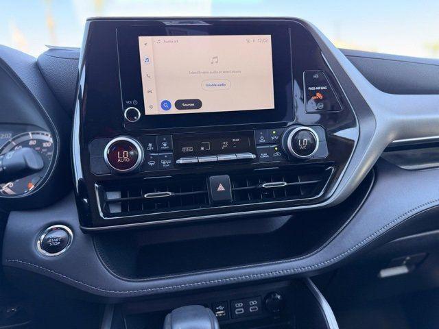 used 2023 Toyota Highlander car, priced at $30,998