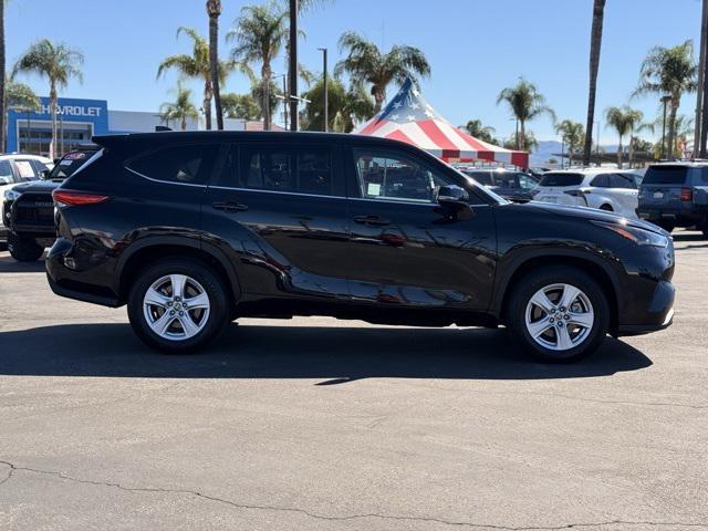 used 2023 Toyota Highlander car, priced at $32,400