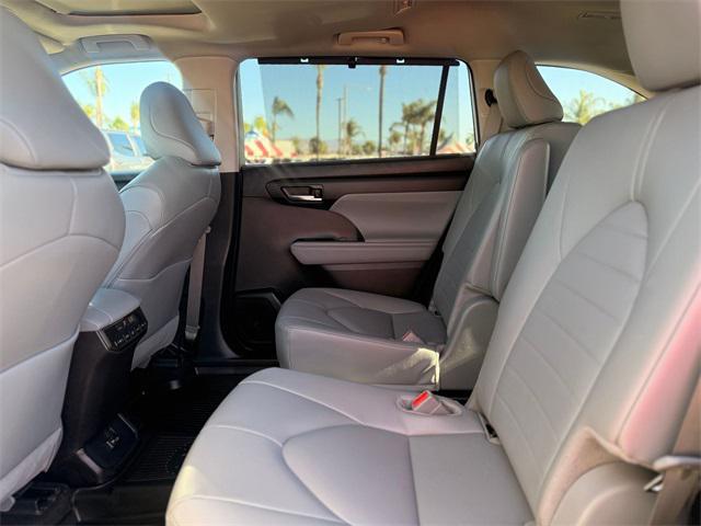 used 2024 Toyota Highlander car, priced at $40,481