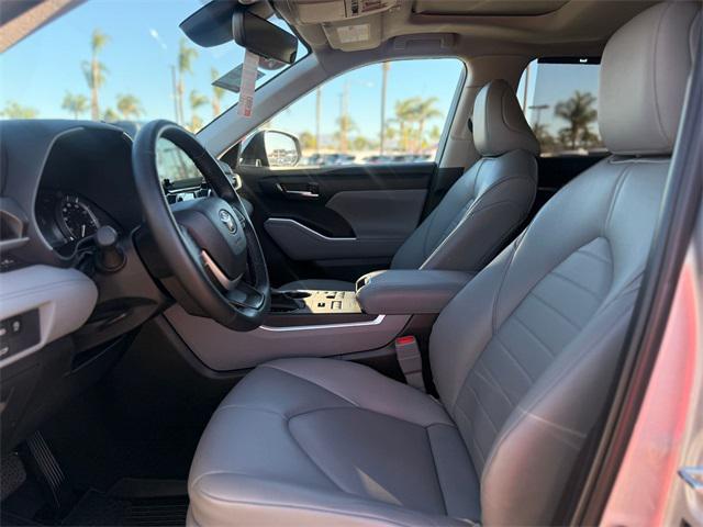 used 2024 Toyota Highlander car, priced at $40,481