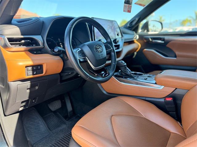 used 2023 Toyota Highlander car, priced at $39,994