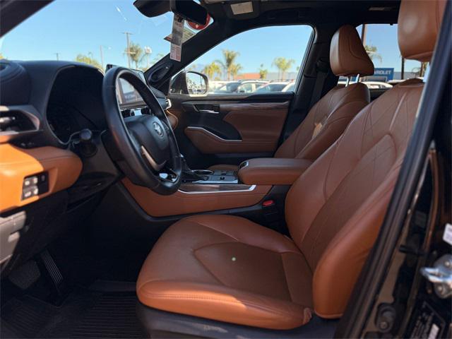 used 2023 Toyota Highlander car, priced at $39,994