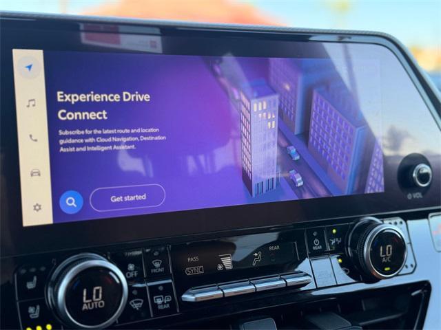 used 2023 Toyota Highlander car, priced at $39,994