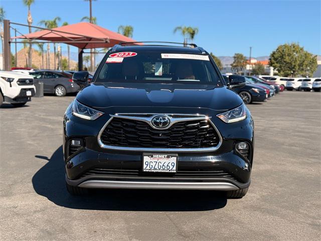 used 2023 Toyota Highlander car, priced at $39,994