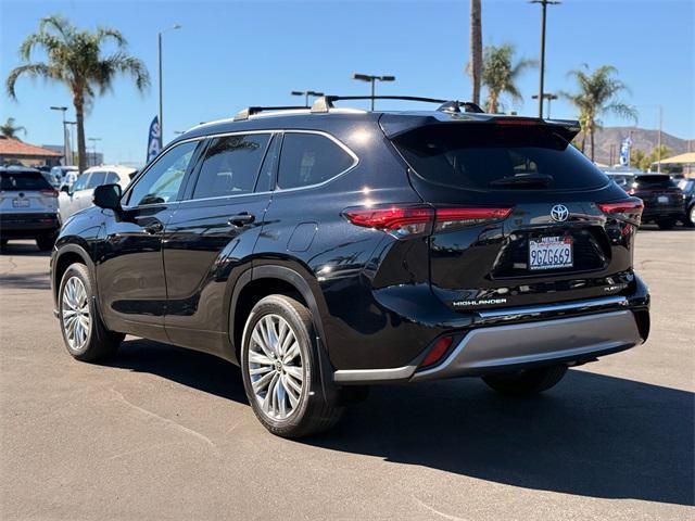 used 2023 Toyota Highlander car, priced at $39,994