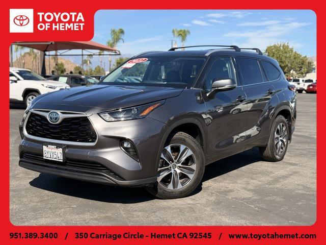 used 2022 Toyota Highlander Hybrid car, priced at $33,997