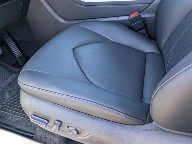 new 2025 Toyota Highlander car, priced at $55,357